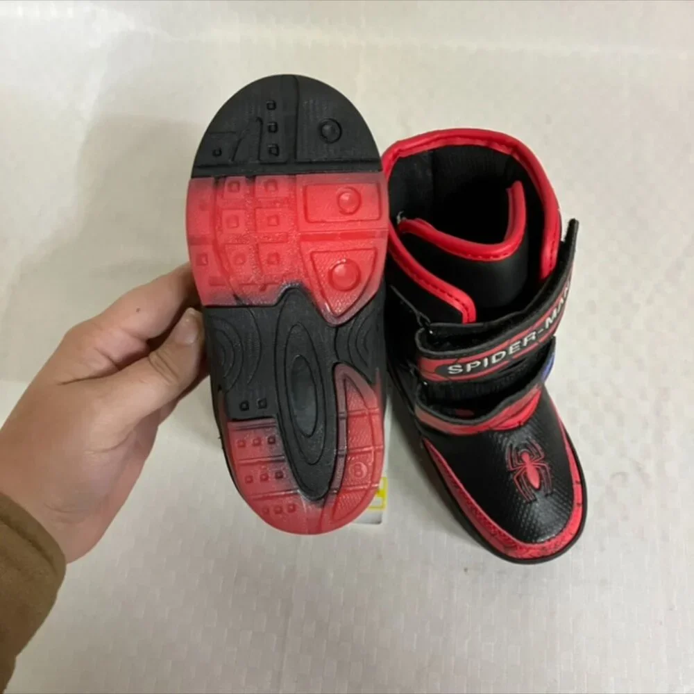 Marvel SPIDER-MAN Toddler's 8 Black & Red Waterproof Insulated Snow Lights Boots